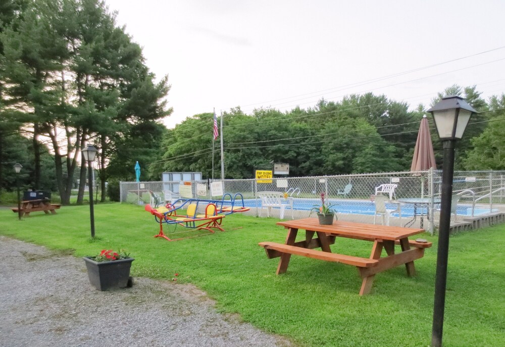 Four Seasons Motel - photo 18
