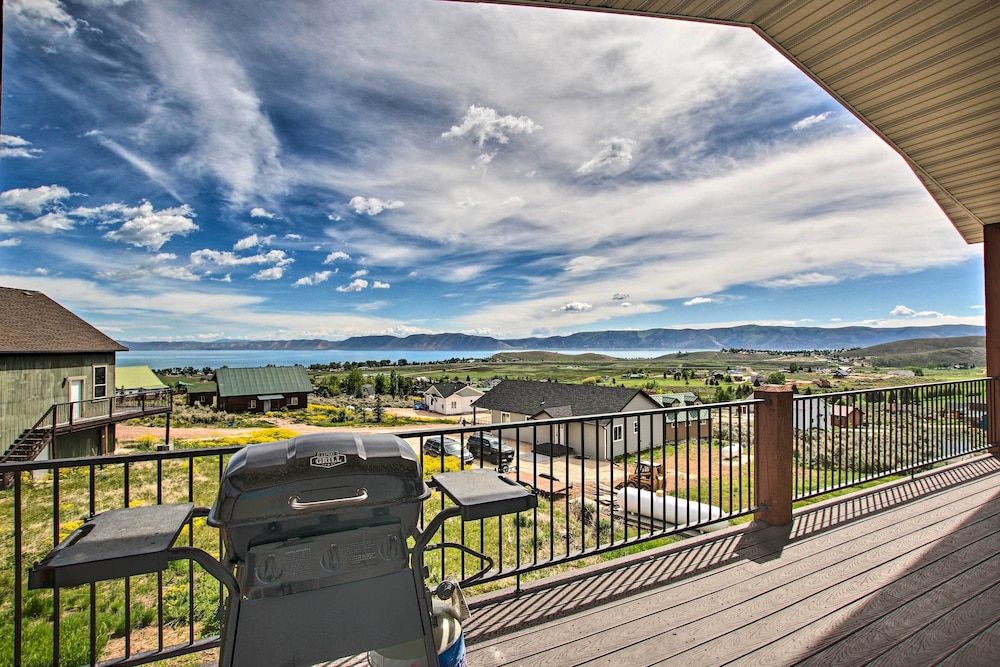 Lake View Escape with Private Beach Resort Access - photo 9
