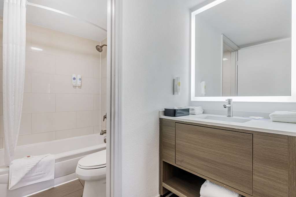 Comfort Inn Sea World Area - photo 24