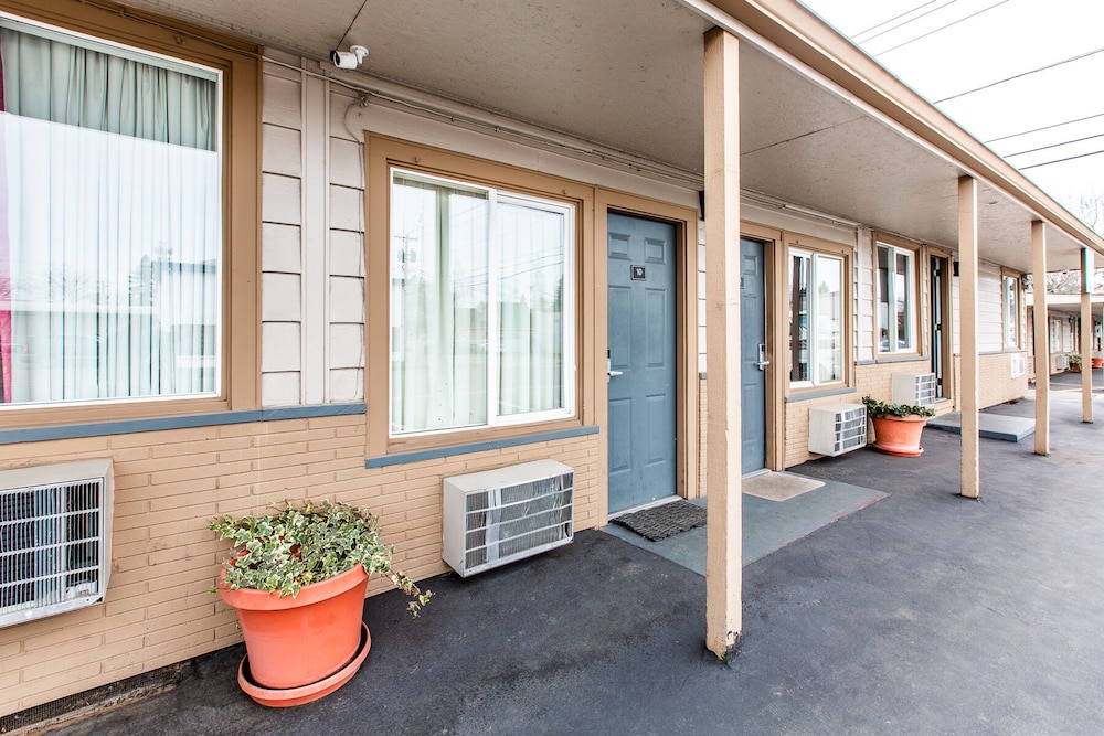 Autzen Inn - photo 44