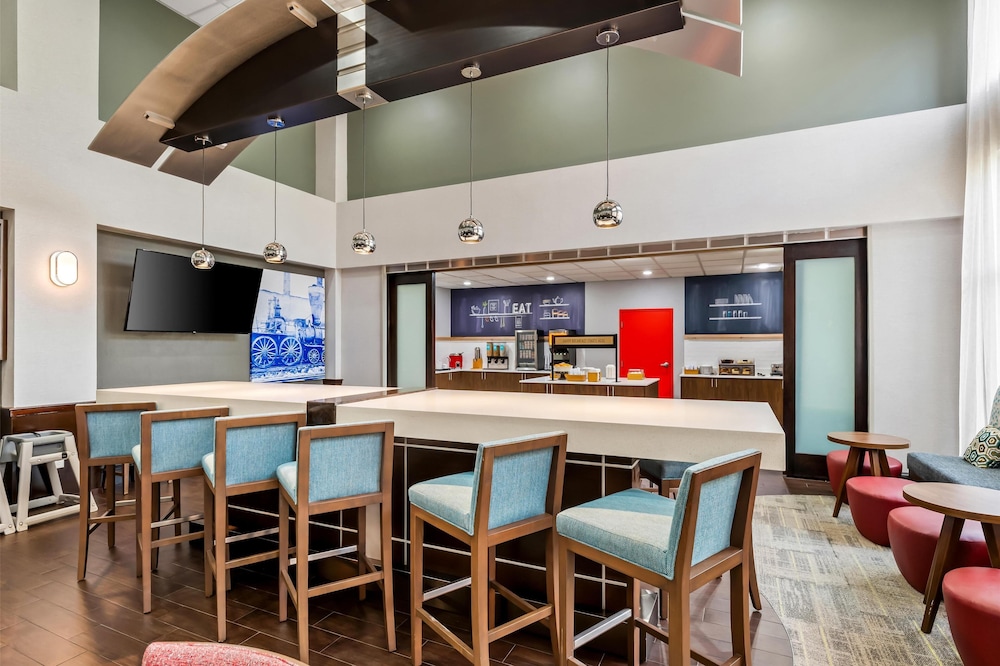 Hampton Inn & Suites Richmond Virginia Center - photo 33