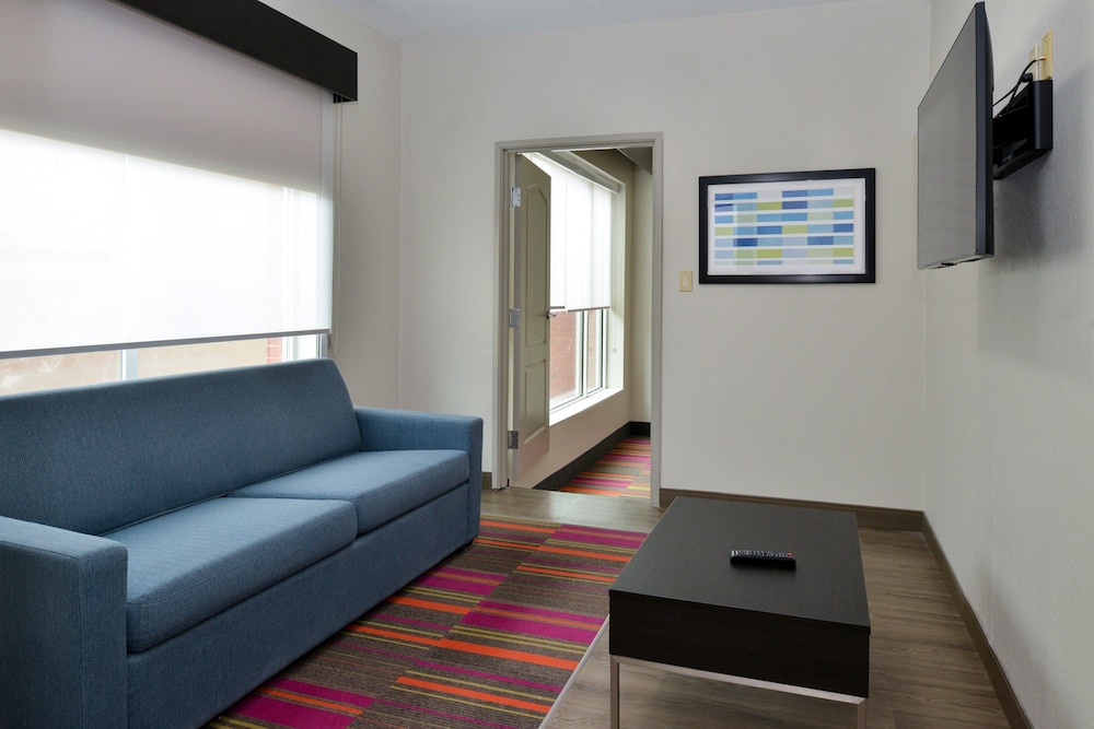 Holiday Inn Express Hotel & Suites Royse City by IHG - photo 27