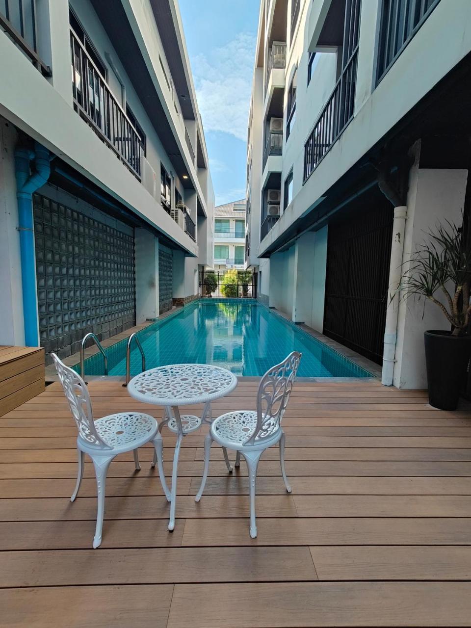 Skyline View Bts Thong Lo — Bangkok — photo 2