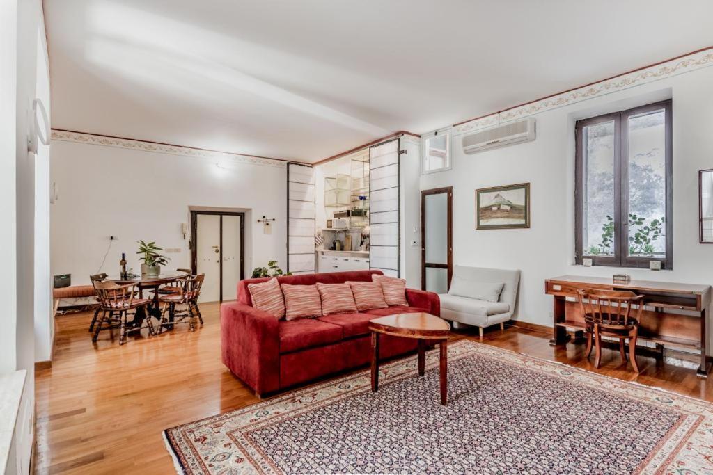 Casa Ghetto 13 — 4-Star Luxury Hotel in Rome, Italy
