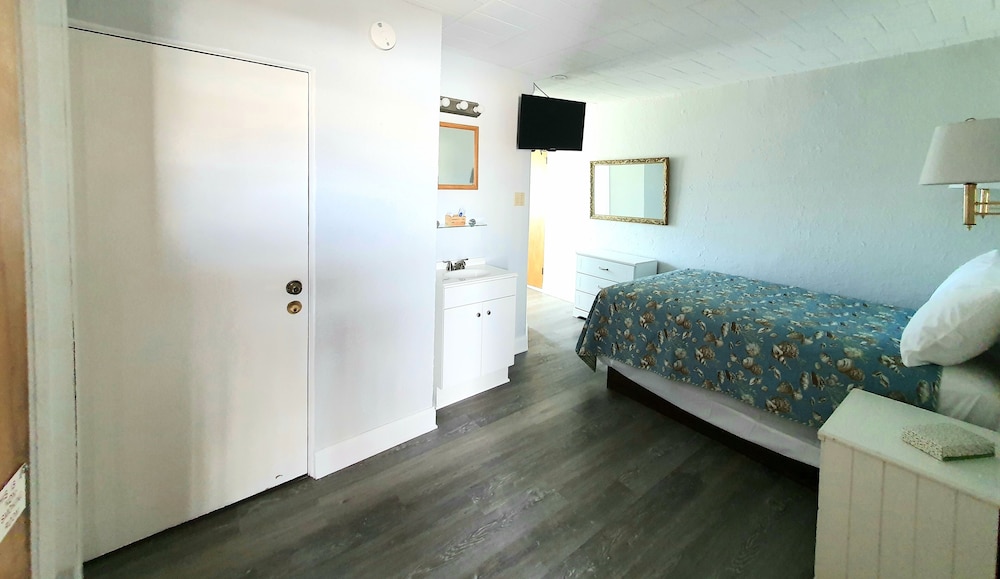 The Coral Sands Motel - photo 18