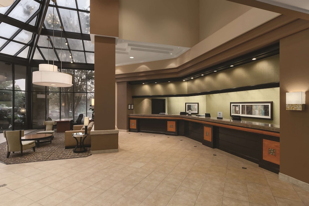 Embassy Suites Hotel Birmingham - photo 5