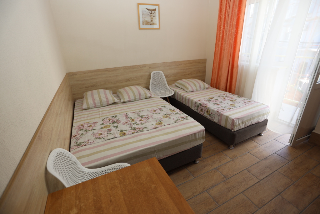 Na Vinogradnoy 4 Living Quarters