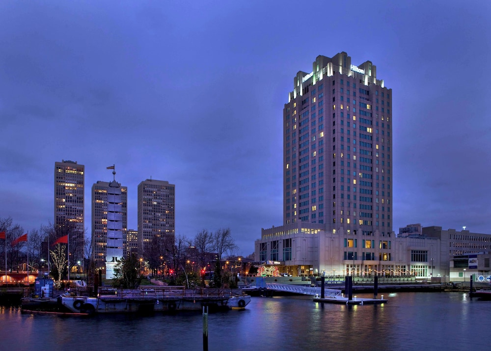 Hilton Philadelphia at Penn's Landing - featured photo