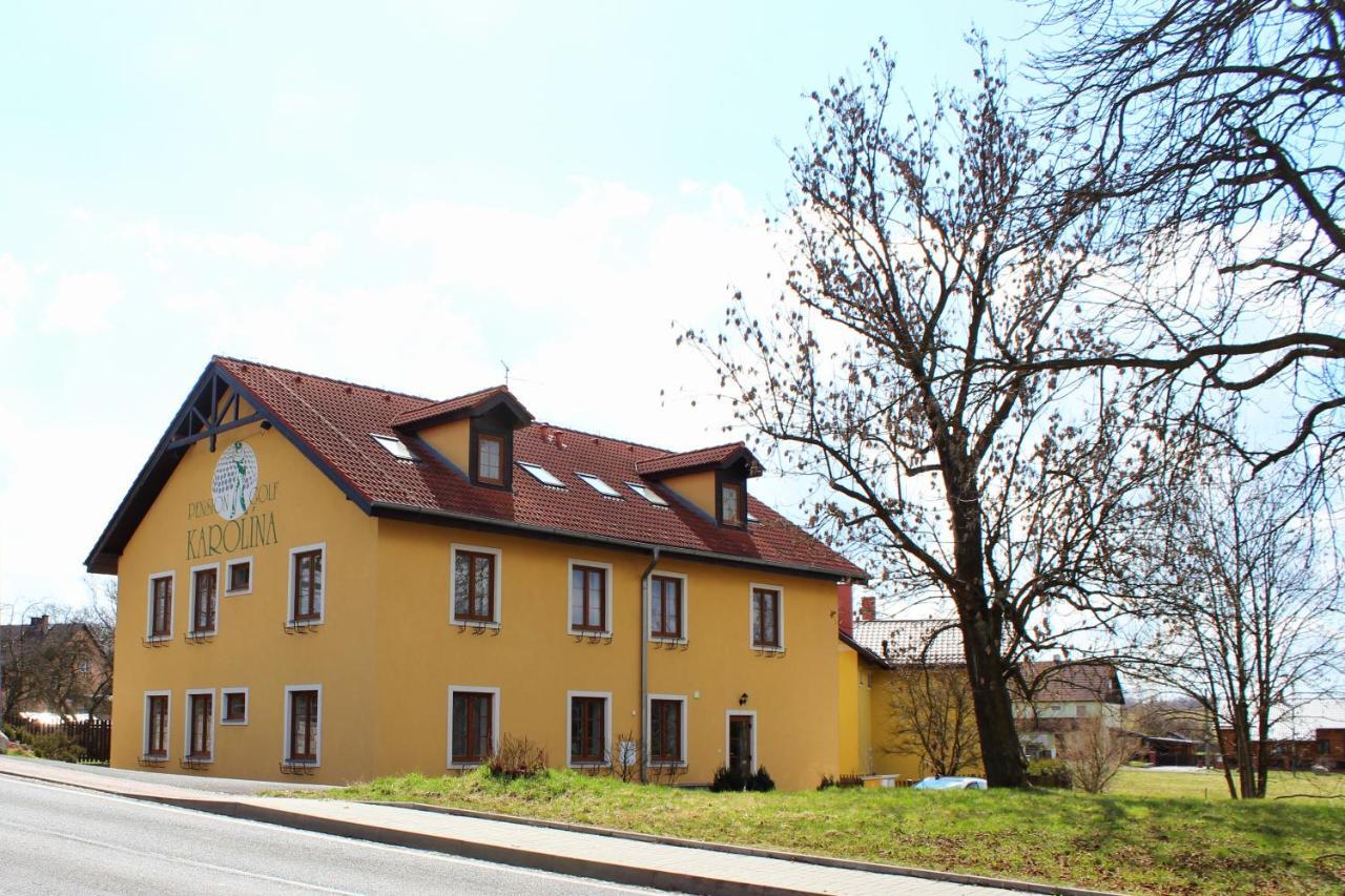 Golf Hotel Karolina — hotel near Karlovy Vary Airport