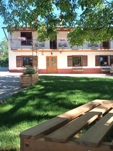Apartma Brina 3 — 4-Star Luxury Hotel in Sezana, Slovenia