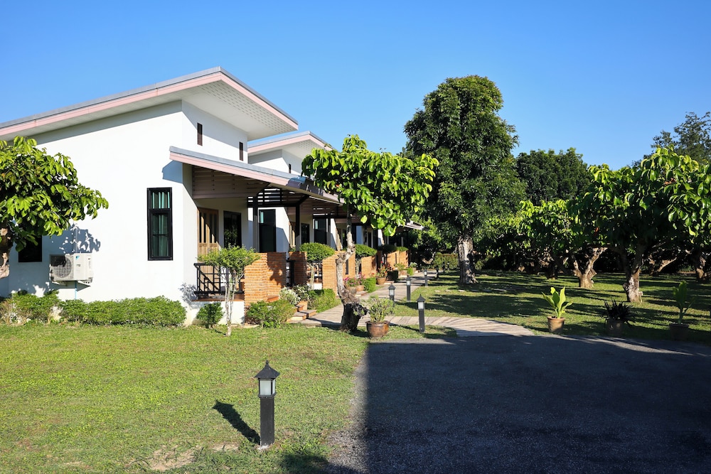 Chiang Mai Garden Bungalows — hotel in Saraphi
