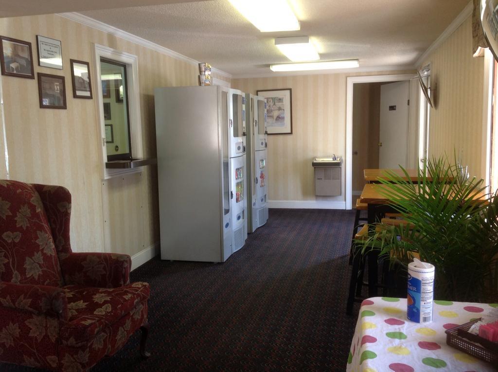 Knights Inn Columbia Airport Cayce - photo 15