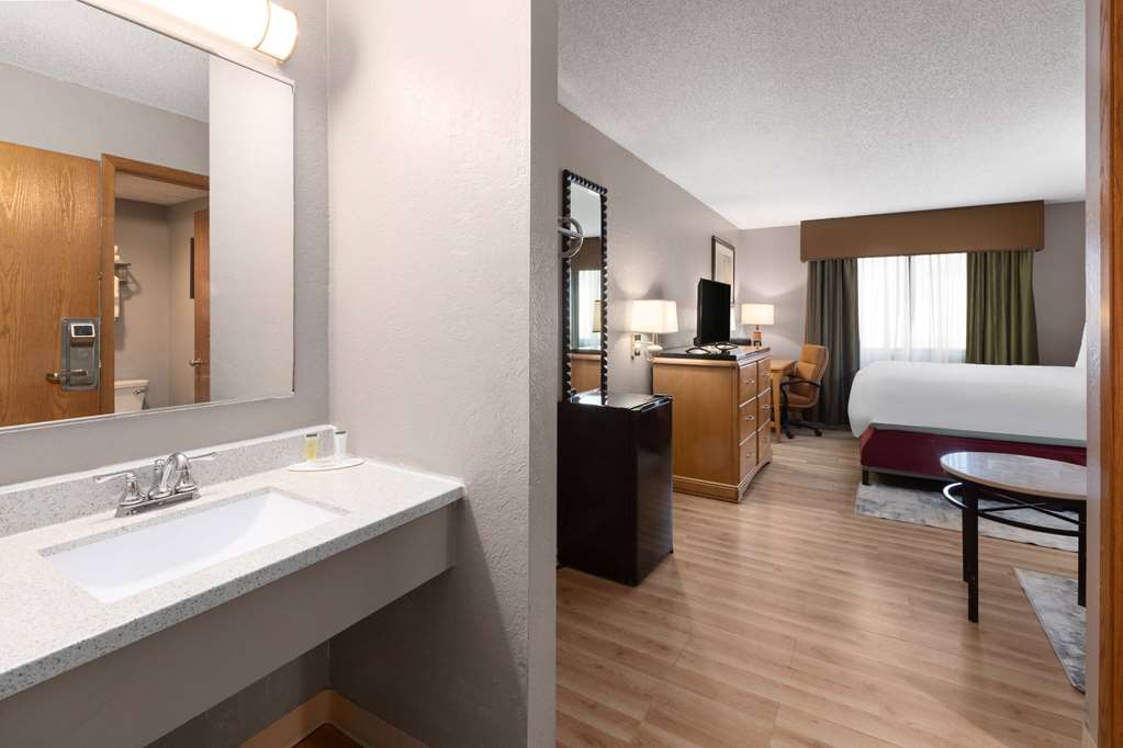 Travelodge by Wyndham Redwood Falls - photo 14
