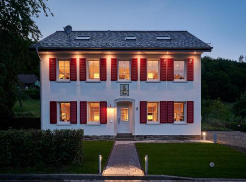 Herrenhaus Kallbach 4 Sterne SUPERIOR — hotel in Hurtgenwald