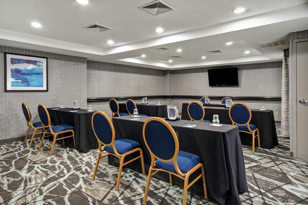 Homewood Suites by Hilton Edgewater NYC Area - photo 36