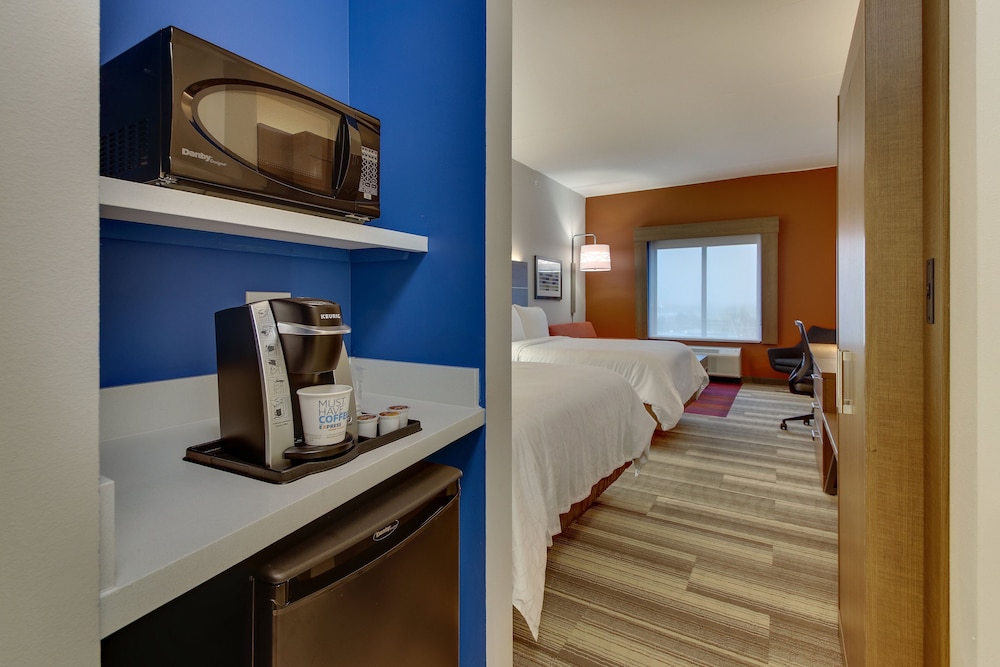 Holiday Inn Express & Suites Nashville Metrocenter Downtown by IHG - photo 10