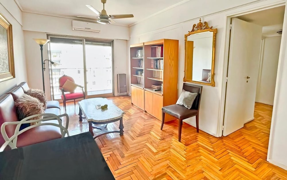Luz Verde y Paz en Recoleta 6 Personas — 4-Star Luxury Hotel in Buenos Aires, Argentina