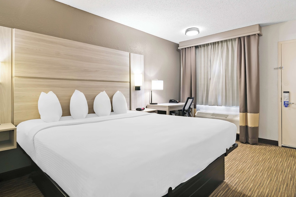 Best Western The Oasis at Joplin - photo 21