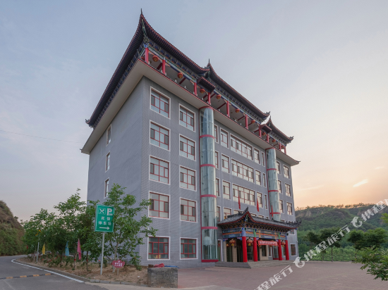 Lijin Hot Spring Resort Hotel — hotel in Zijinglu