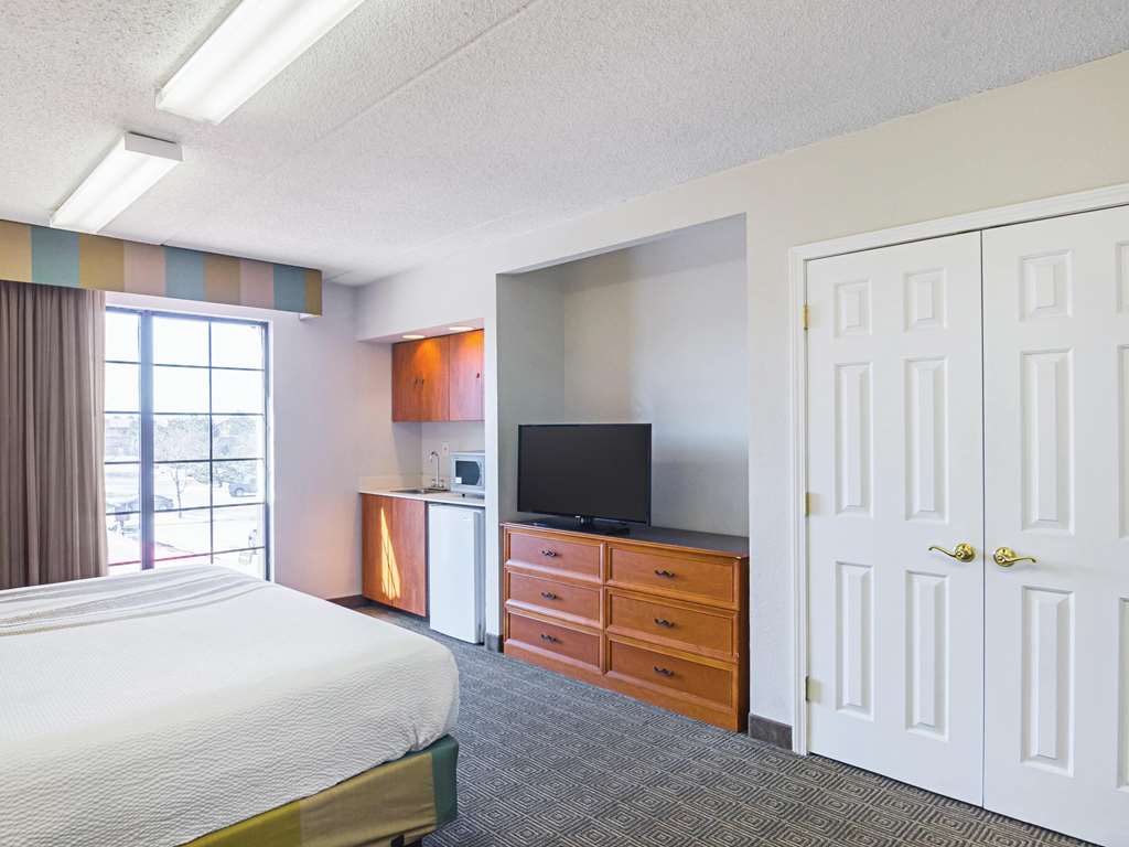 La Quinta Inn by Wyndham Denver Northglenn - photo 40