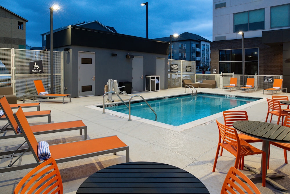 Aloft Charlotte Airport - photo 28