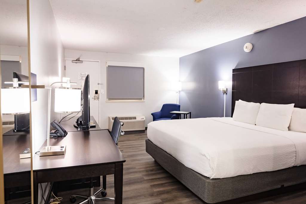 La Quinta Inn by Wyndham Tampa Near Busch Gardens - photo 30