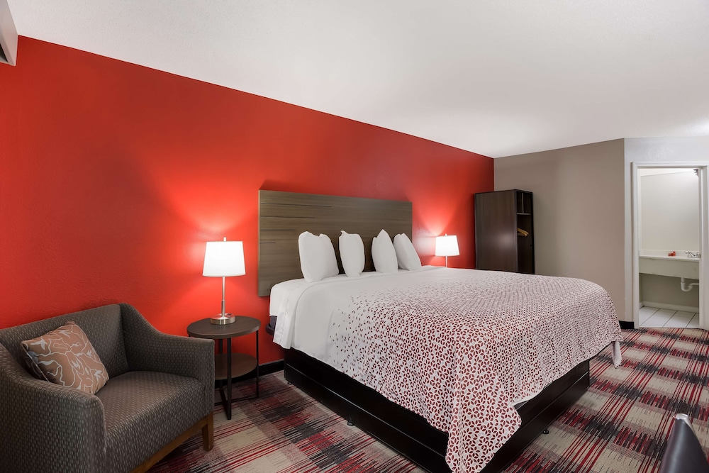 SureStay Hotel by Best Western Higginsville - photo 5