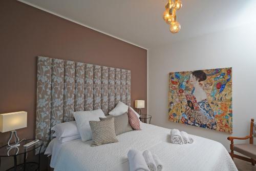 Torri Centro — 4-Star Luxury Hotel in Torri Del Benaco, Italy