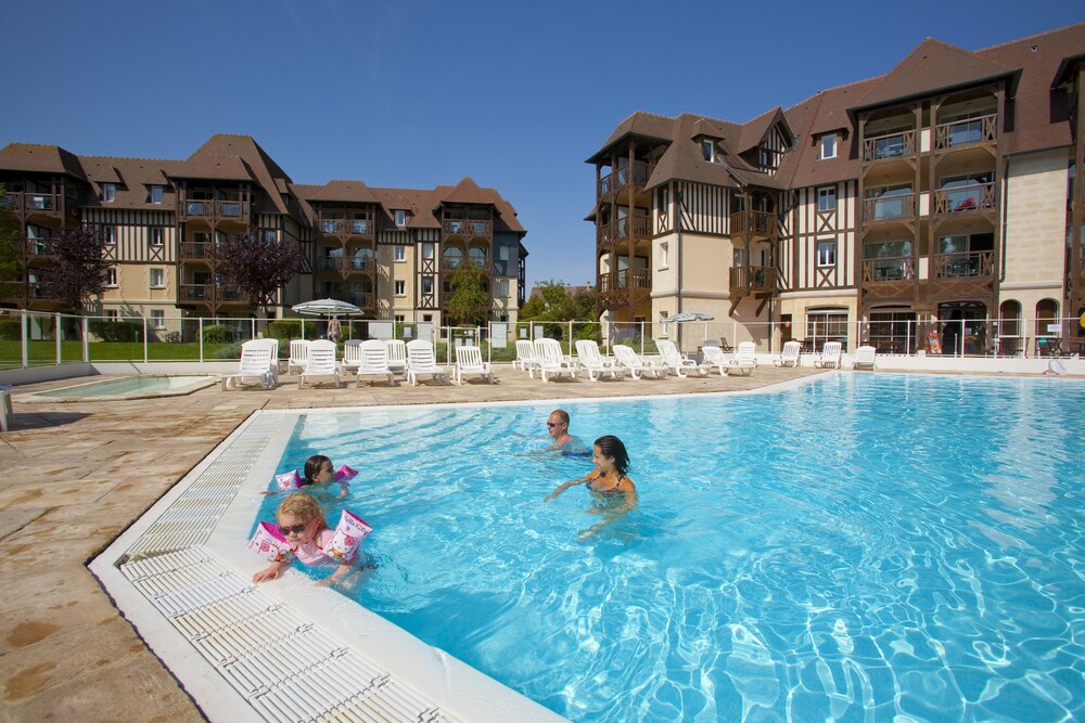 Pierre & Vacances Résidence du Golf Deauville — 4-Star Luxury Hotel in Deauville, France