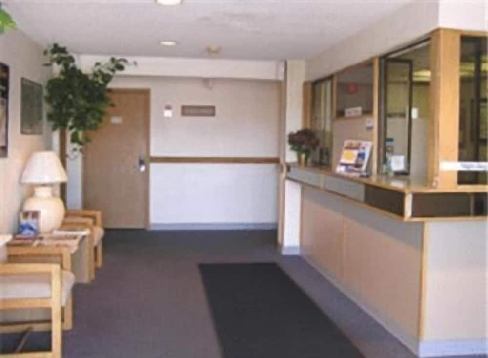 Colorado River Value Inn - photo 3