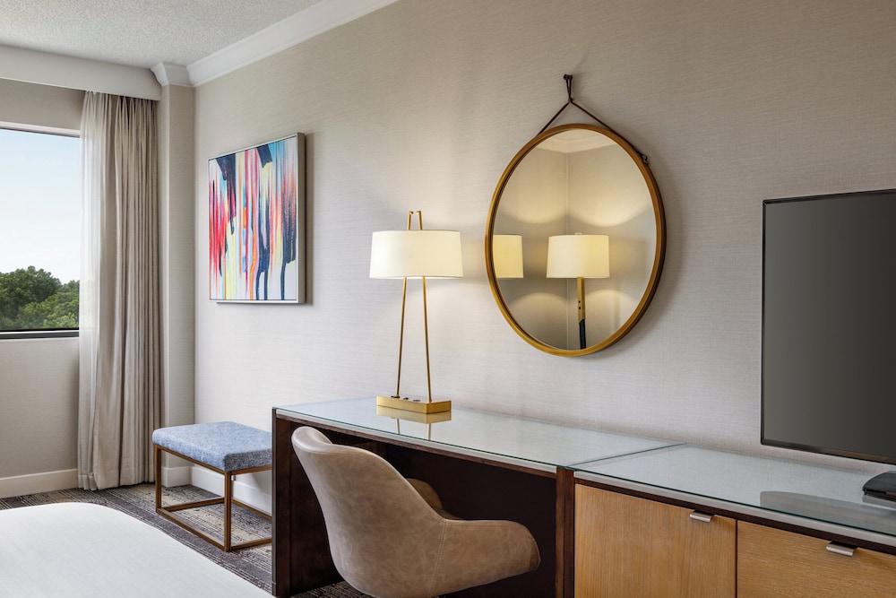 Crowne Plaza Edison by IHG - photo 12