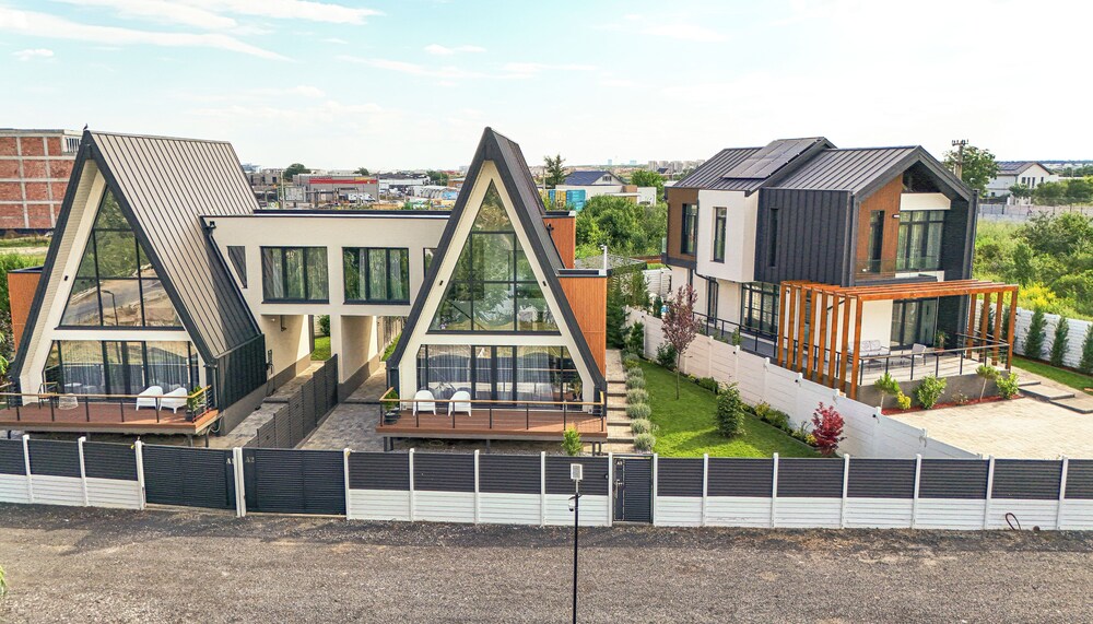 AGrey frame Residence Villas — 4-Star Luxury Hotel in Bucharest, Romania