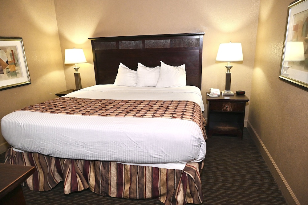 Fortune Inn And Suites Newport - photo 37