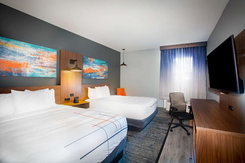 La Quinta Inn & Suites by Wyndham Oxford - photo 20
