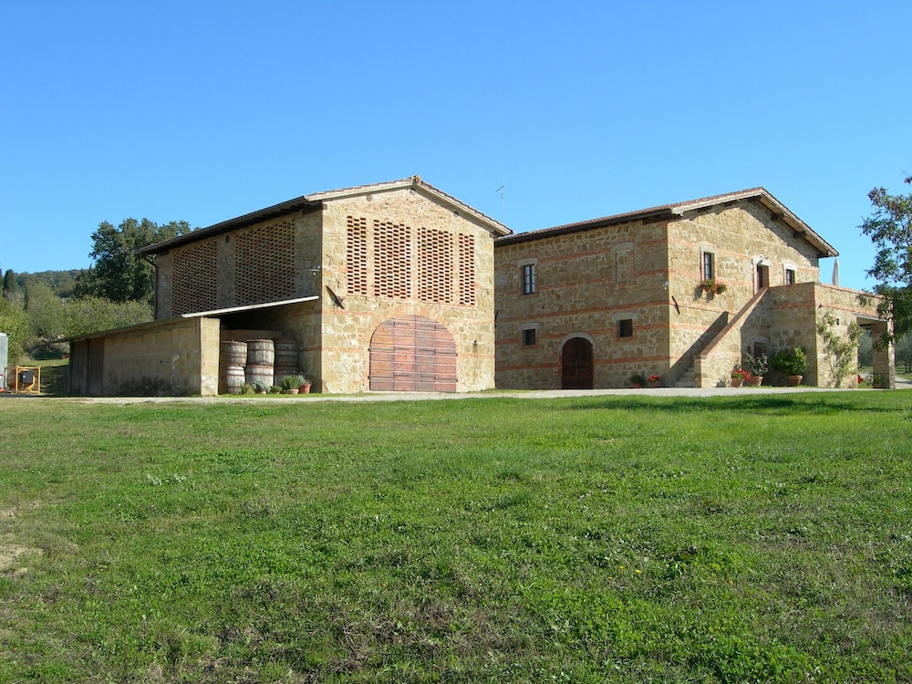 Agriturismo Barbi — 4-Star Luxury Hotel in Pienza, Italy