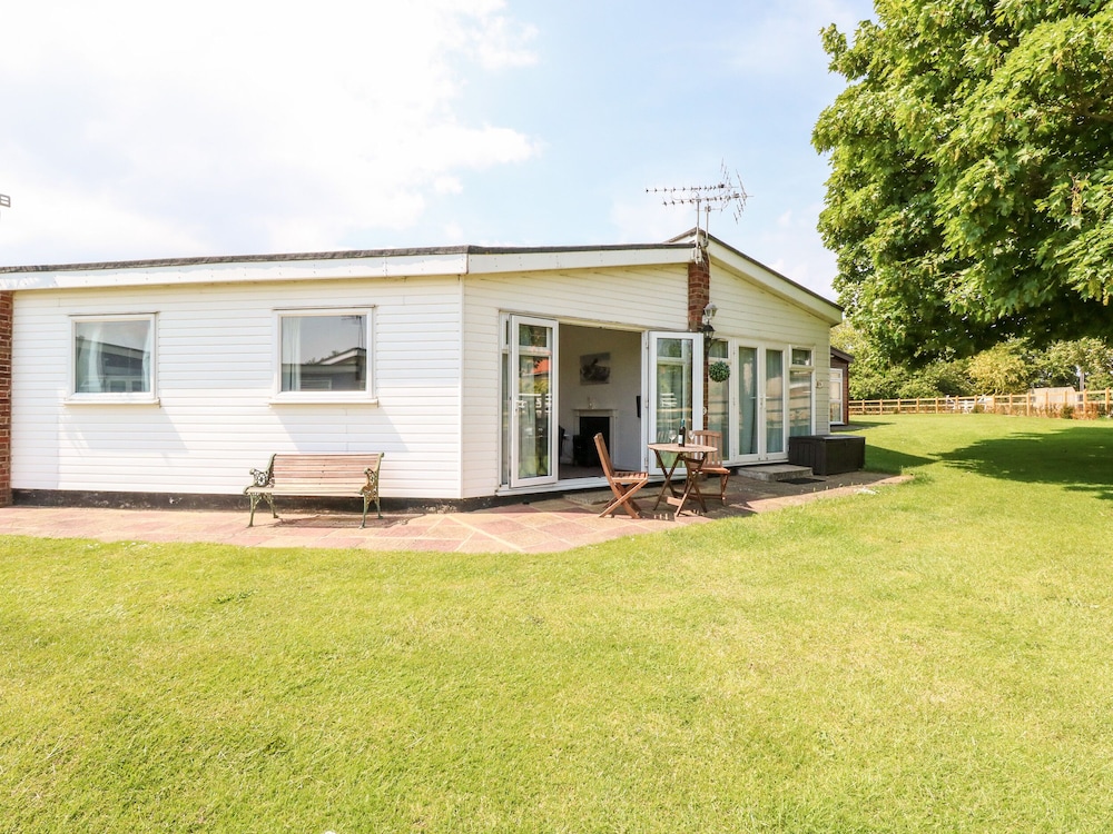 Chalet 150 — 4-Star Luxury Hotel in Great Yarmouth, United Kingdom