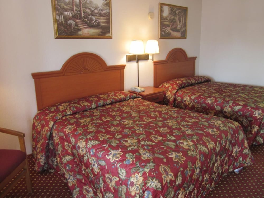 Westmont Inn Lakeland - photo 5