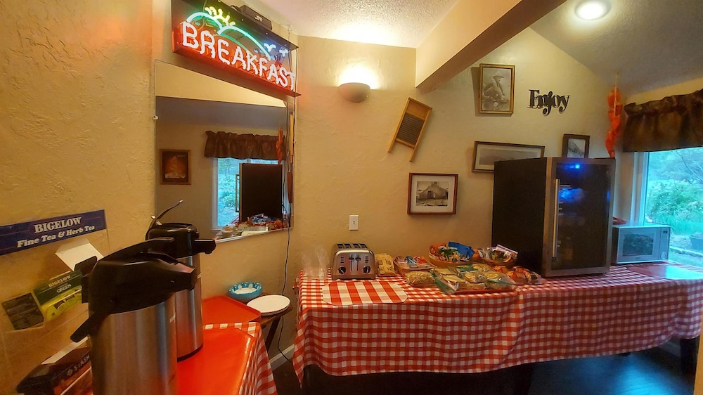 Little Valley Inn - photo 10