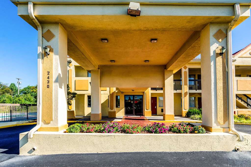 Econo Lodge Christiansburg Blacksburg I 81 - photo 3