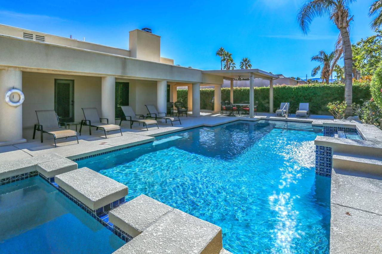 Alluring Palm Desert Retreat — Palm Desert
