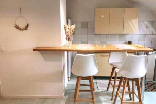 Loft Place du Diamant Hyper Centre Ville Plage 50m in Ajaccio, France