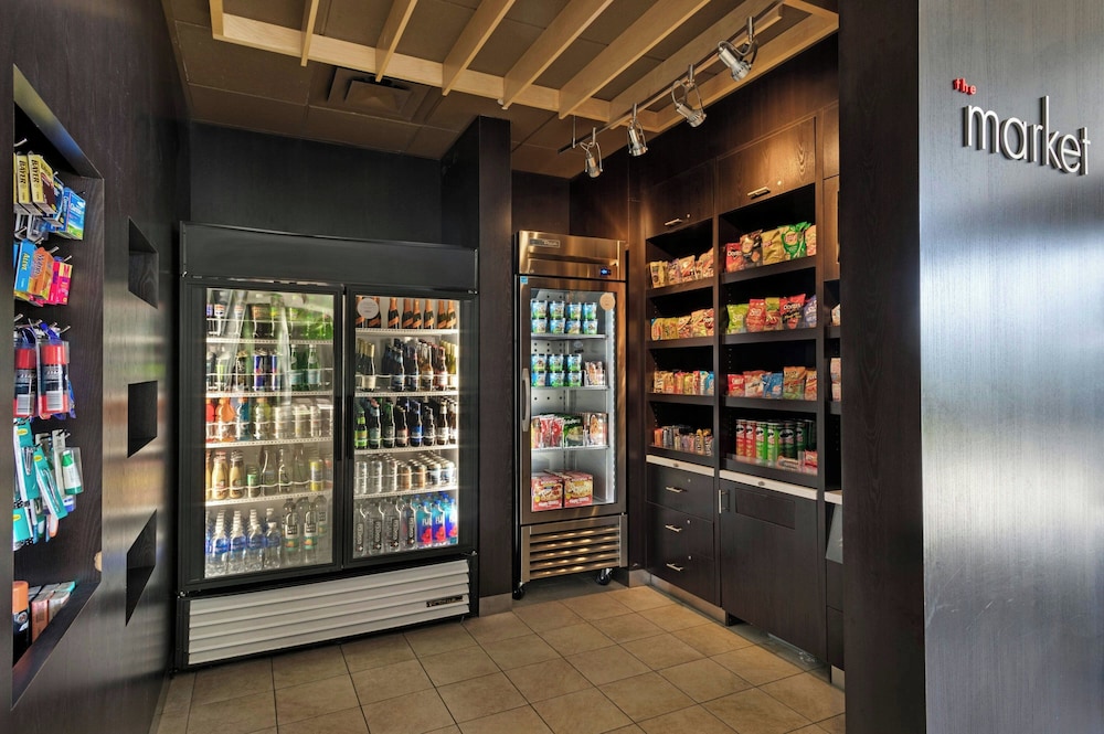 Courtyard by Marriott Long Beach Airport - photo 35