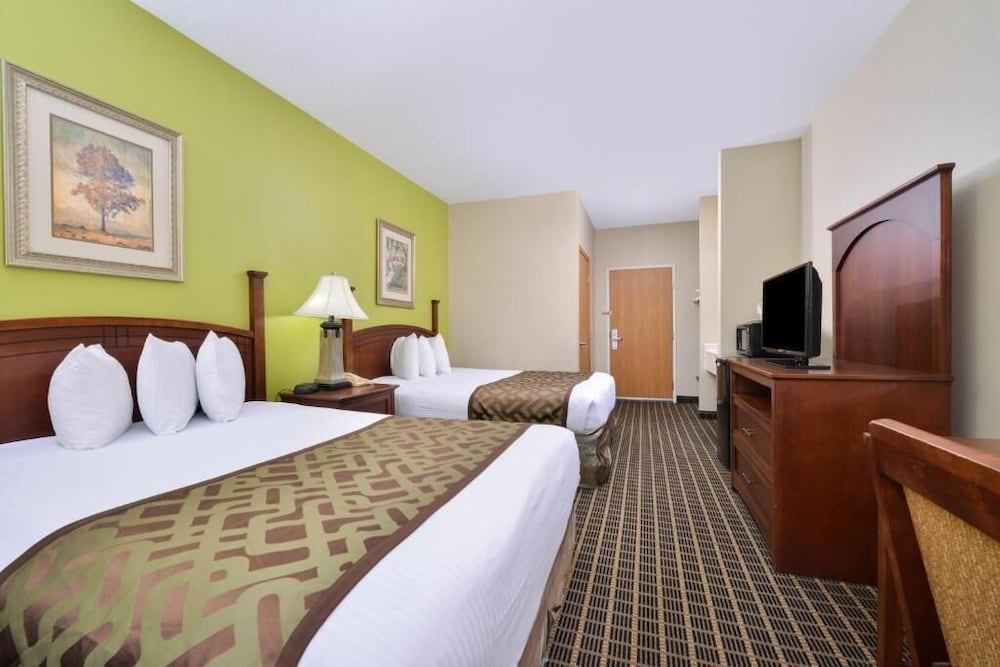 Regency Inn Geneseo IL I 80 - photo 7