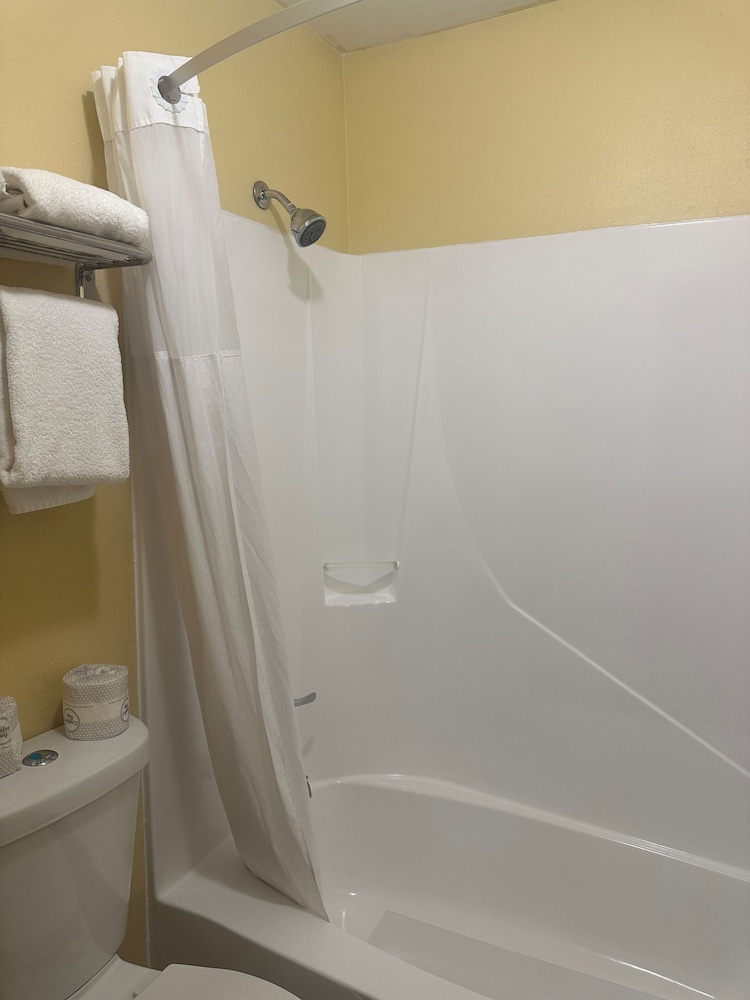 Days Inn & Suites by Wyndham Gunnison - photo 39