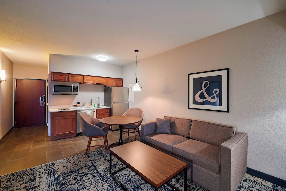 Four Points by Sheraton Cleveland Eastlake - photo 13