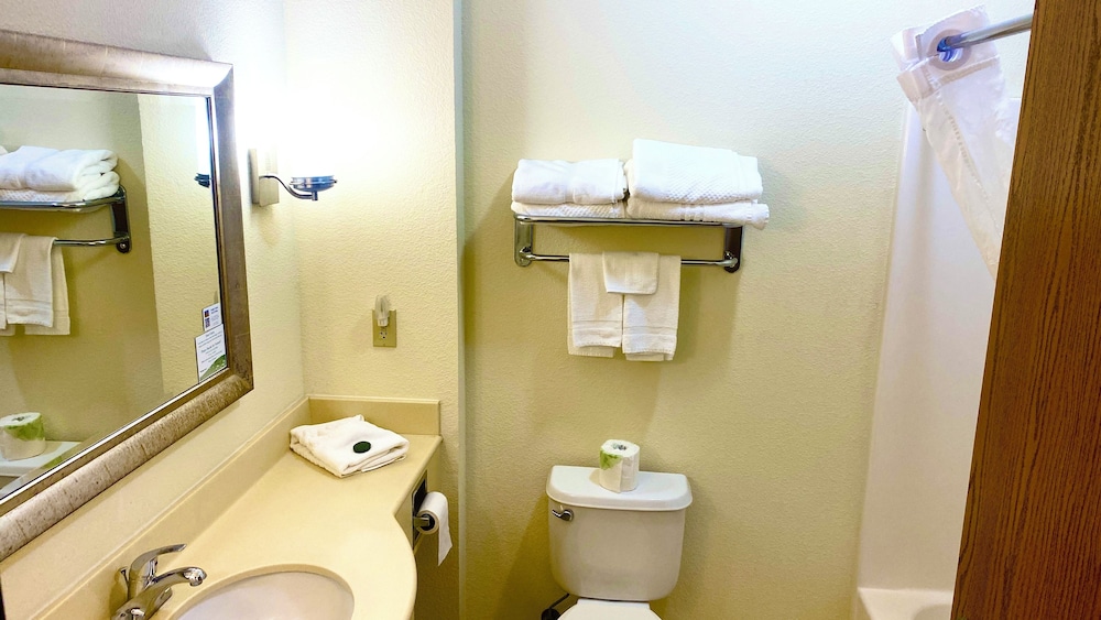 Park View Inn & Suites Hoisington - photo 40
