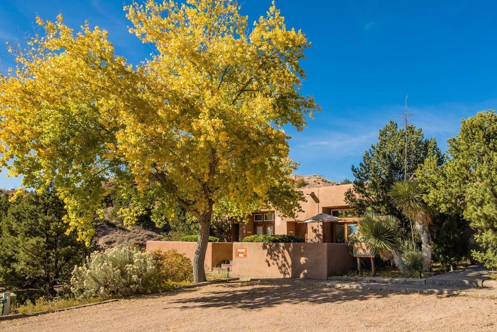 Acoma Majestic Views Near the Santa Fe Opera and Four Seasons in Tesuque - photo 30