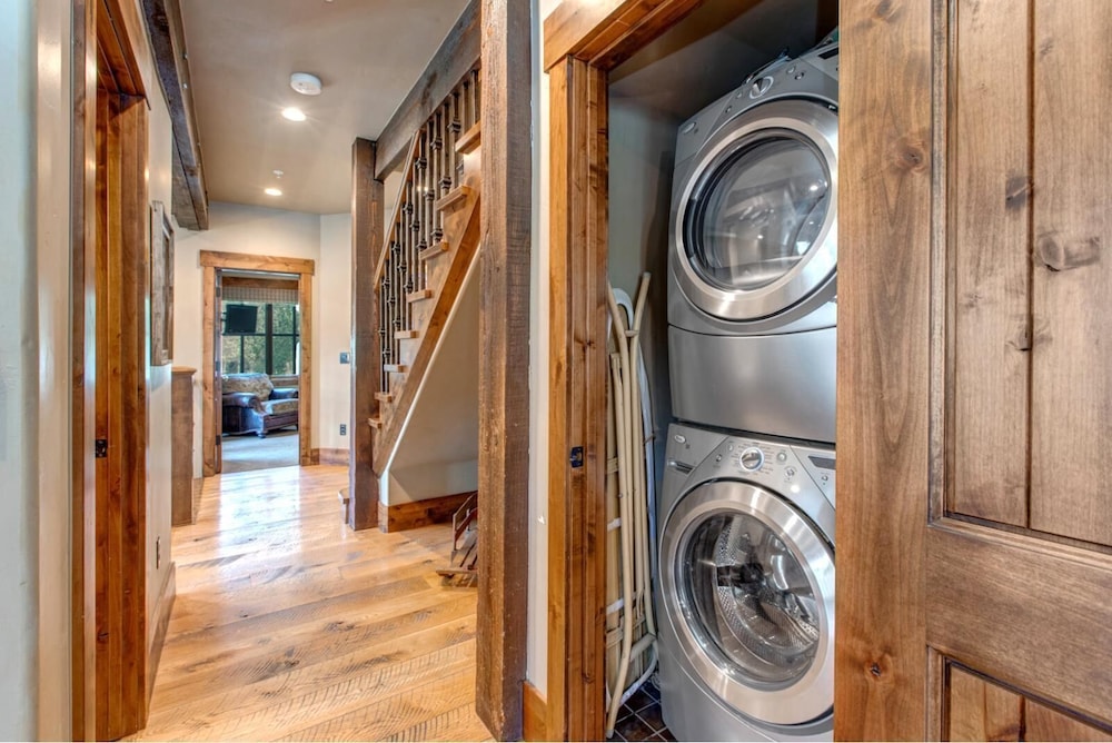 Best Location Steps to Main St Free City Bus to Deer Valley PC Resort Expansive 4 Bedroom Penthouse with Hot Tub BBQ PRH 685 by KBM Resorts - photo 31