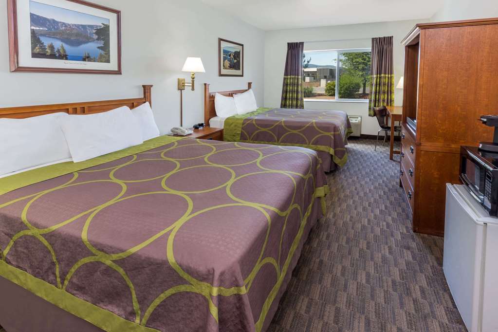 Super 8 by Wyndham Central Pt Medford - photo 13