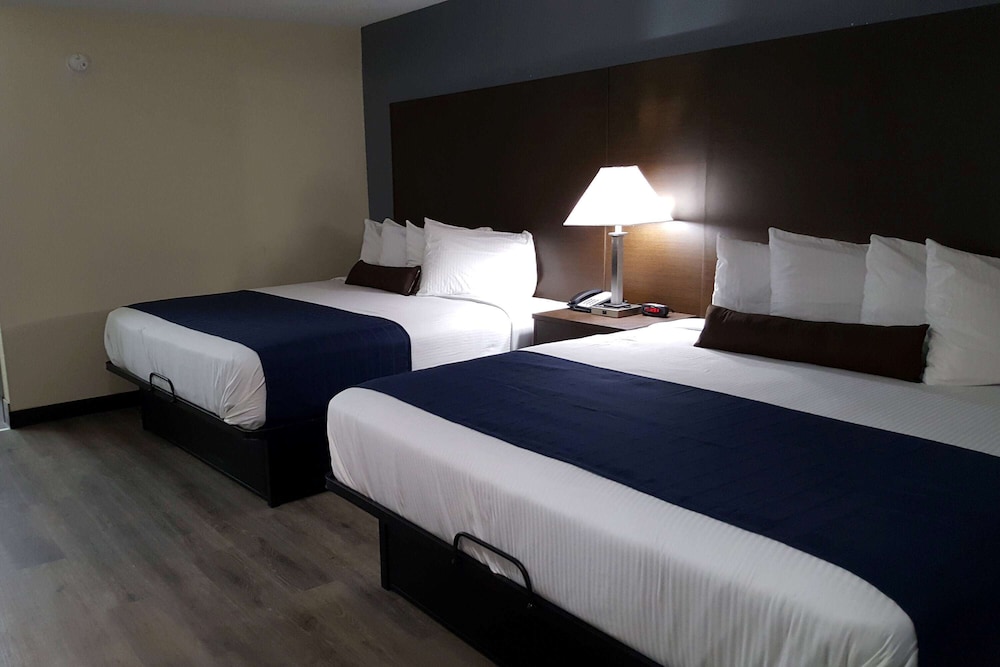 Baymont by Wyndham Ridgeland I 95 - photo 21